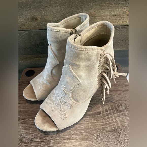 Coconuts by Matisse Size 8 Arlo Cream Faux Suede Open Toe Ankle Booties - Picture 10 of 16